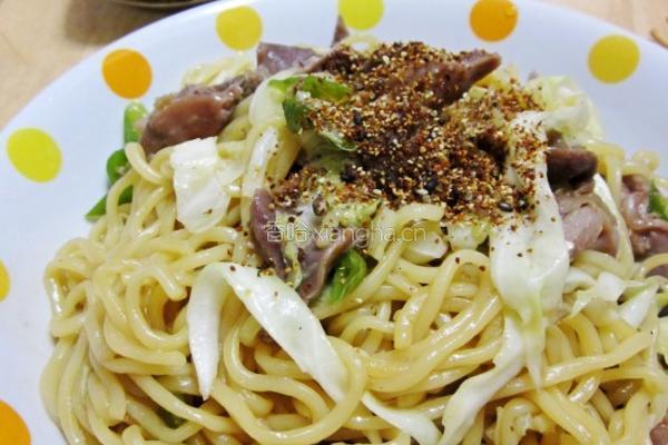 香嫩鸡胗炒面