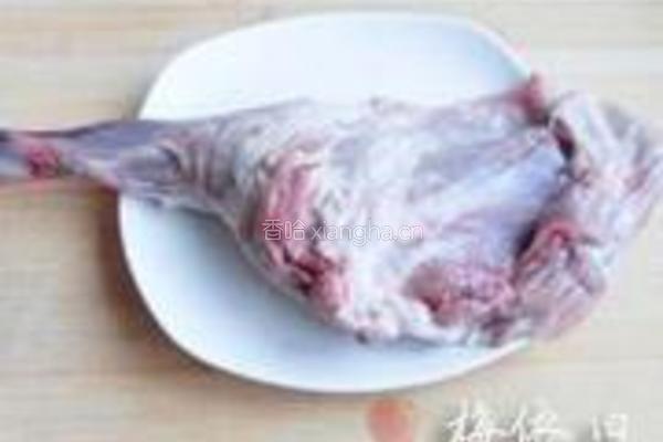酱羊腿的做法图解1