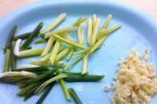 凉拌黄豆芽的做法图解2