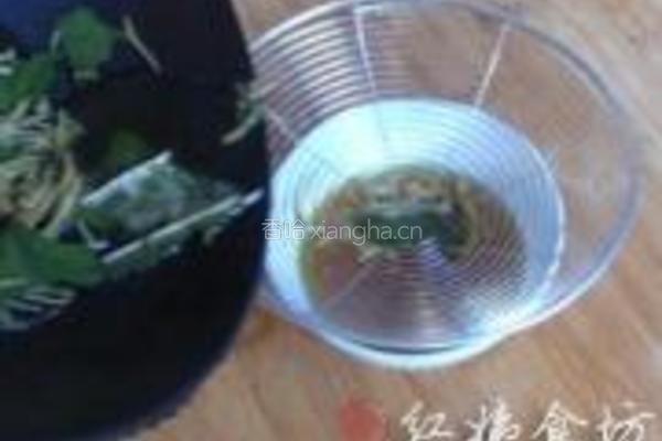 银荷莲藕炒豆芽的做法图解2