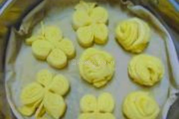 蝴蝶玉米花卷的做法图解9