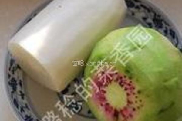 糖醋腌萝卜条的做法图解1