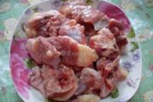 土豆南瓜烧鸡的做法图解1