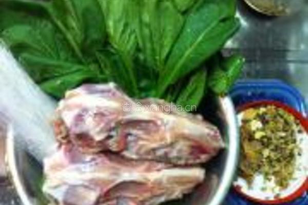 小白菜肉丸地瓜煲的做法图解1