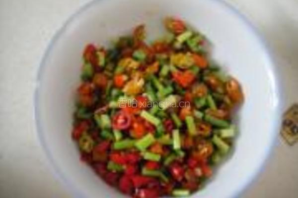 酸辣鸡杂鸡胗的做法图解1