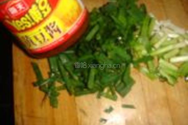 黄豆酱拌炒黄豆芽的做法图解1