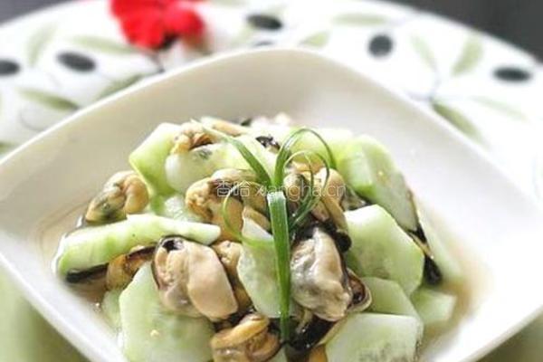 冰爽黄瓜拌淡菜