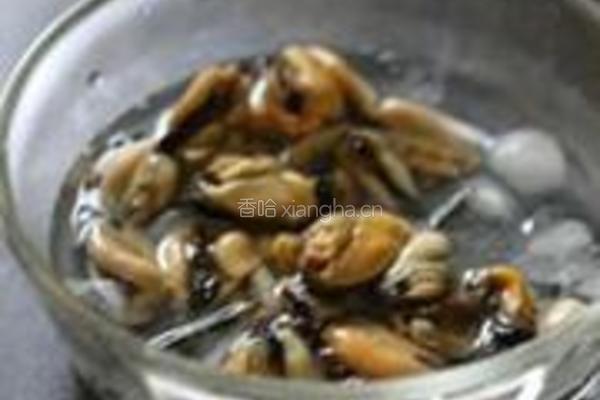 冰爽黄瓜拌淡菜的做法图解1