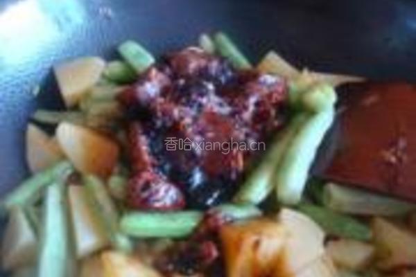 芸豆土豆红烧肉的做法图解5