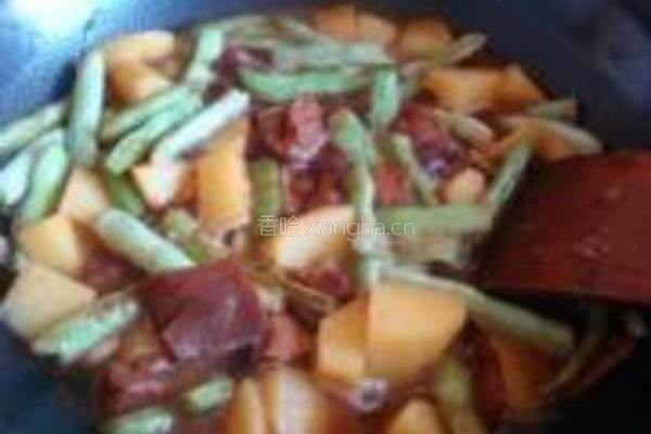 芸豆土豆红烧肉的做法图解7