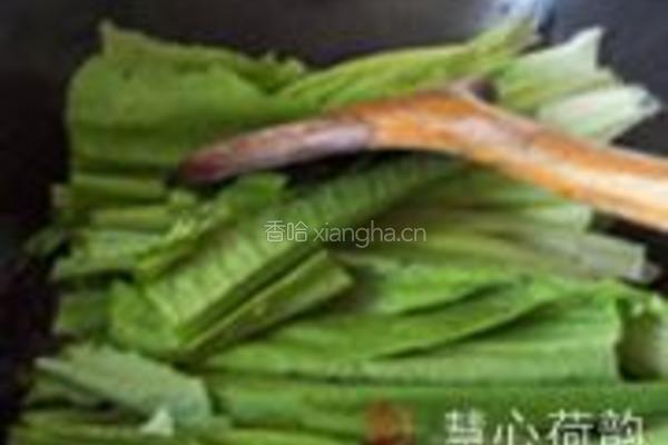 豆豉鲮鱼油麦菜的做法图解5