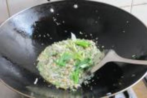肉末芽菜炒河粉的做法图解4