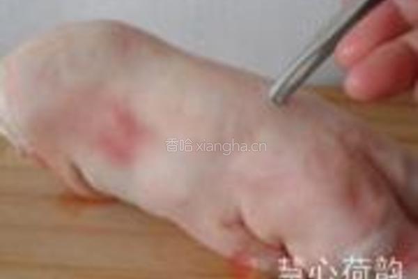 双色杏仁猪蹄汤的做法图解2