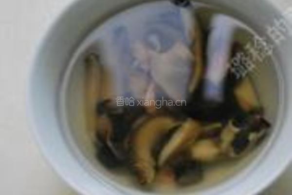 鸭肉鲍鱼干汤的做法图解3