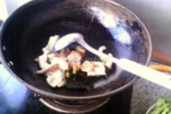 肉皮烧扁豆的做法图解5
