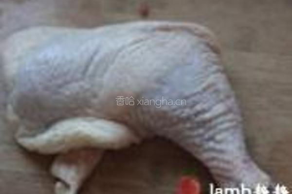 蜜汁蛋黄鸡腿卷的做法图解1