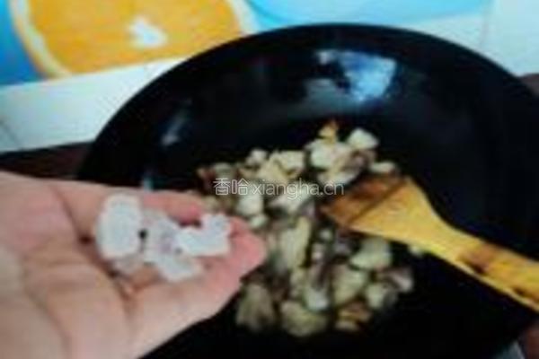 鹌鹑蛋烧热的做法图解4