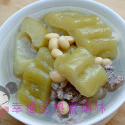 黄豆苦瓜猪骨汤的做法[图]