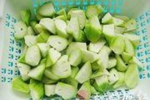 家常清炒丝瓜的做法图解1