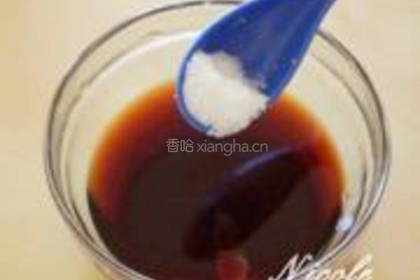 子姜鸡汁蒸排骨的做法图解2