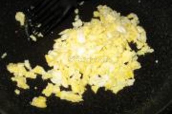 杂锦炒糙米饭的做法图解4