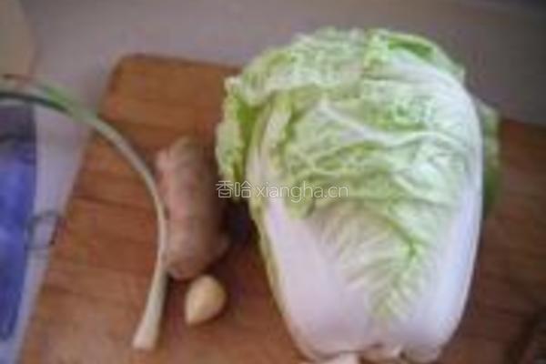 小河虾烧白菜的做法图解1