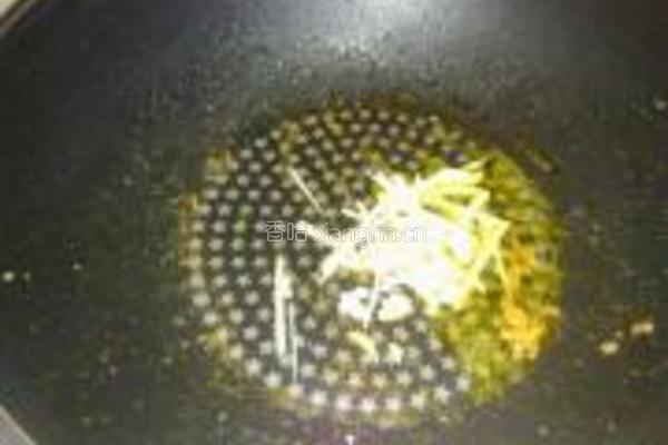 芹菜肉片炒木耳的做法图解3