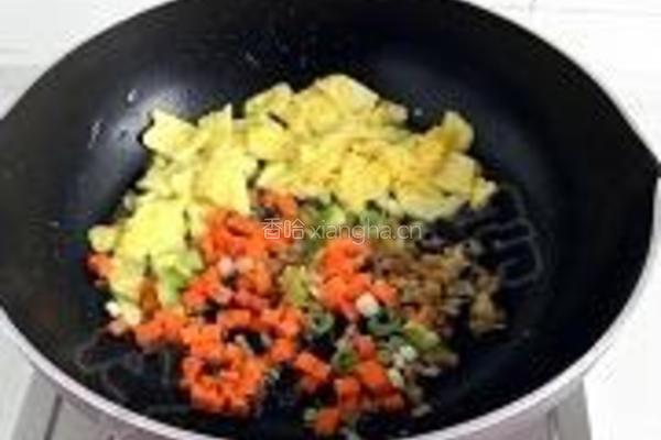金枪鱼什锦炒饭的做法图解7