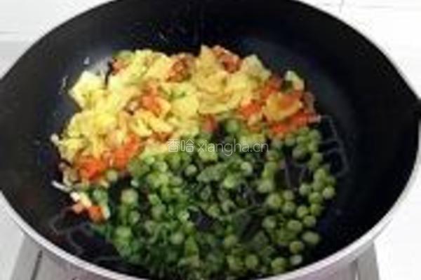 金枪鱼什锦炒饭的做法图解8