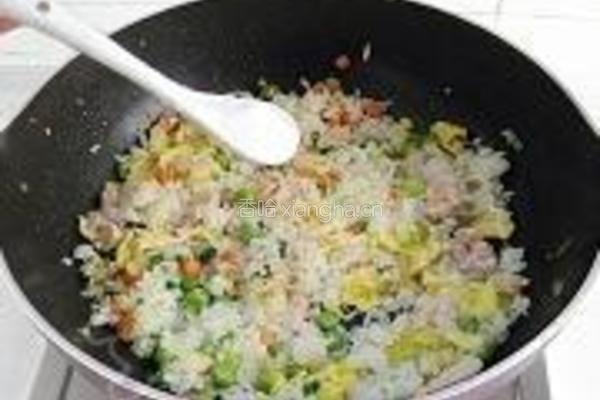 金枪鱼什锦炒饭的做法图解13