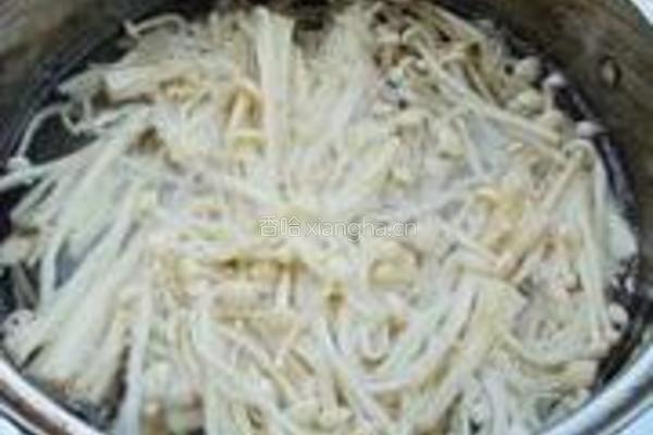 金针菇炒羊肉卷的做法图解1