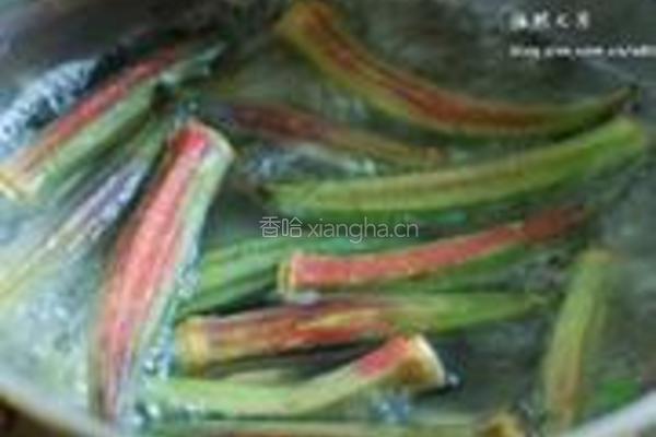 黄秋葵炒肉的做法图解1