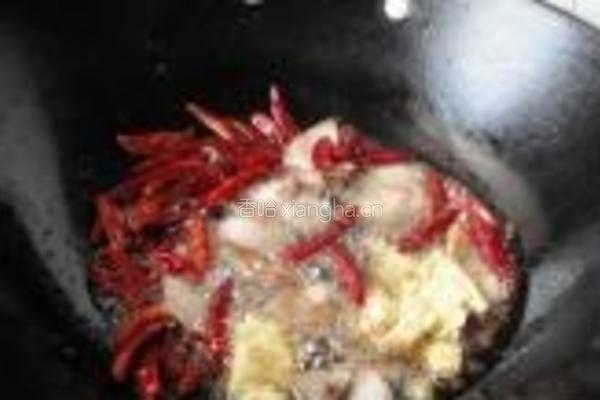 麻辣排骨鲫鱼火锅的做法图解5