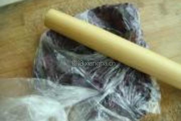 紫薯绿茶蛋糕卷的做法图解2