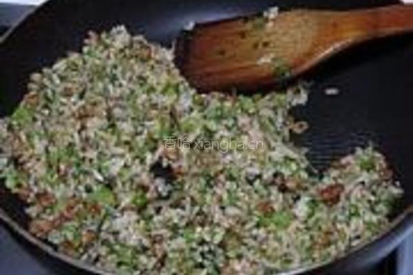 芹菜牛肉炒饭的做法图解10