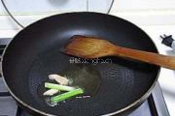 芹菜牛肉炒饭的做法图解3