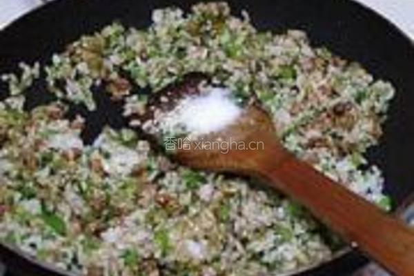 芹菜牛肉炒饭的做法图解9