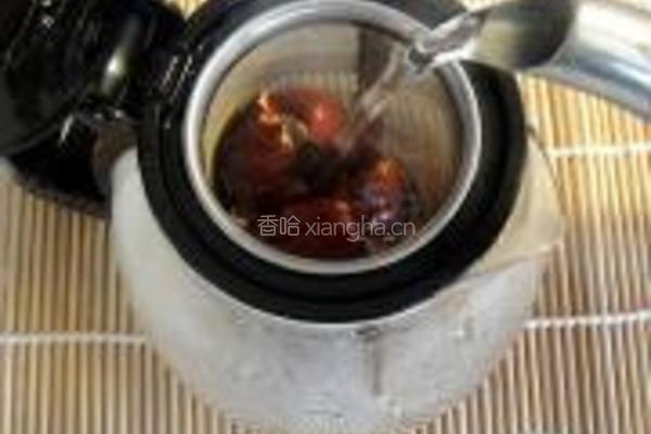 枣杞洋参桂圆茶的做法图解3