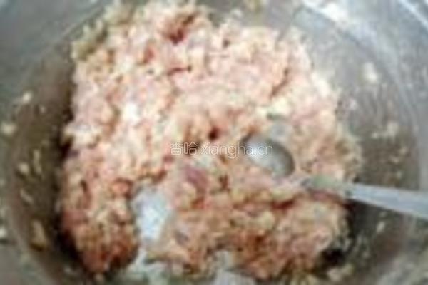 玉米面鲜肉包子的做法图解3