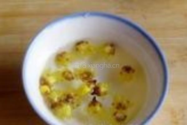 腊梅花冰糖糯米粥的做法图解3