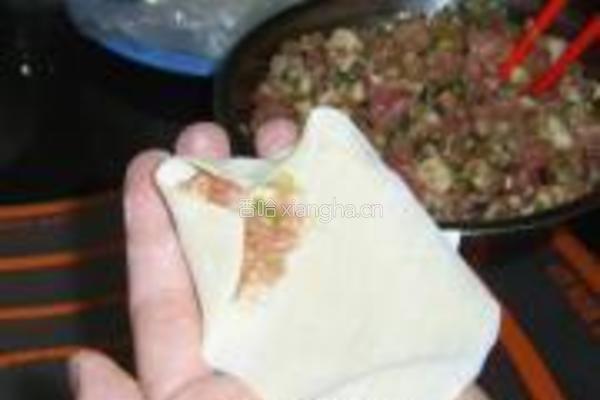 香菜肉馅大馄饨的做法图解5
