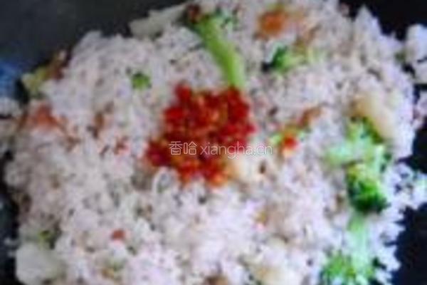 剁椒双花炒饭的做法图解8