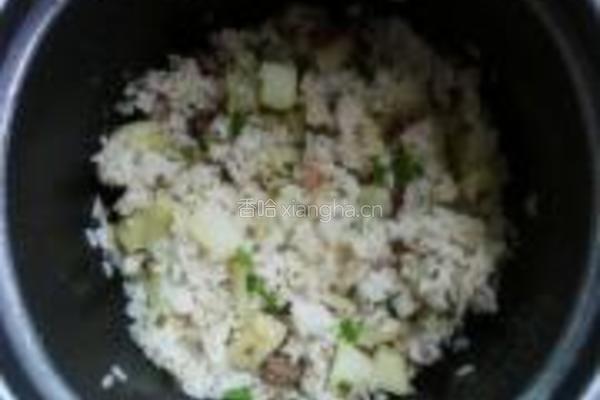 土豆腊肠焖饭的做法图解11