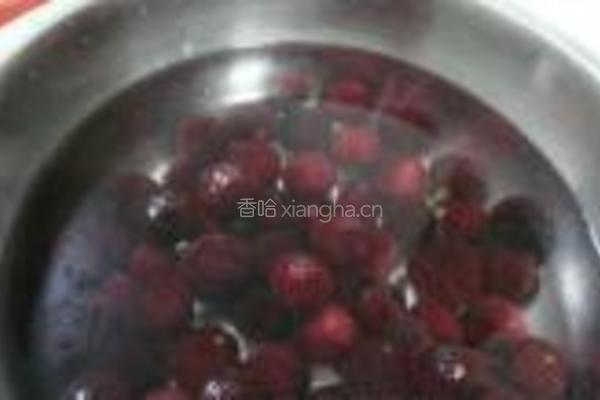杨梅罐头的做法图解1