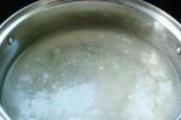 大米绿豆粥的做法图解3