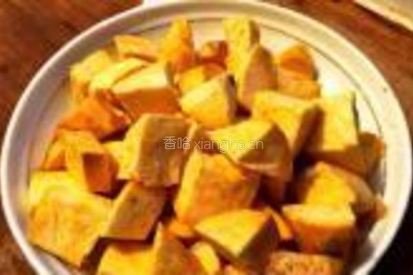 拔丝地瓜的做法图解1