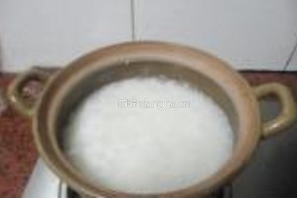 彩蔬腊味煲仔饭的做法图解5