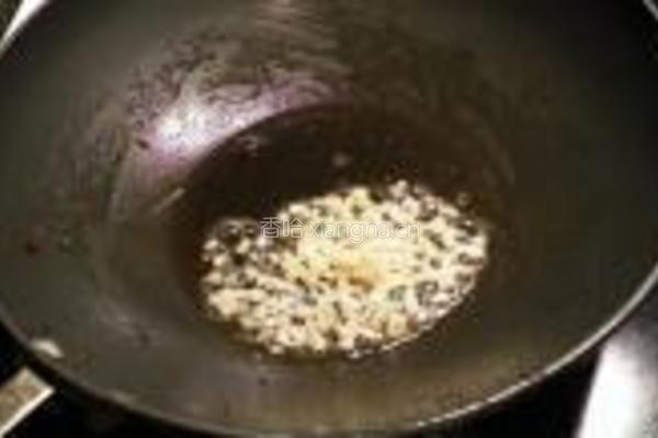 咸肉鸡蛋炒饭的做法图解3