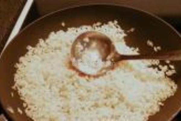 咸肉鸡蛋炒饭的做法图解4