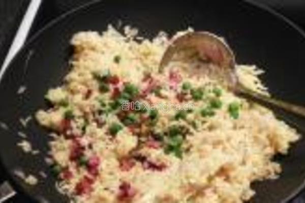 咸肉鸡蛋炒饭的做法图解6